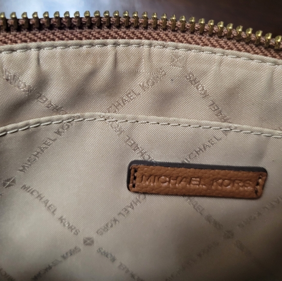 Michael Kors Wristlet - Picture 6 of 9